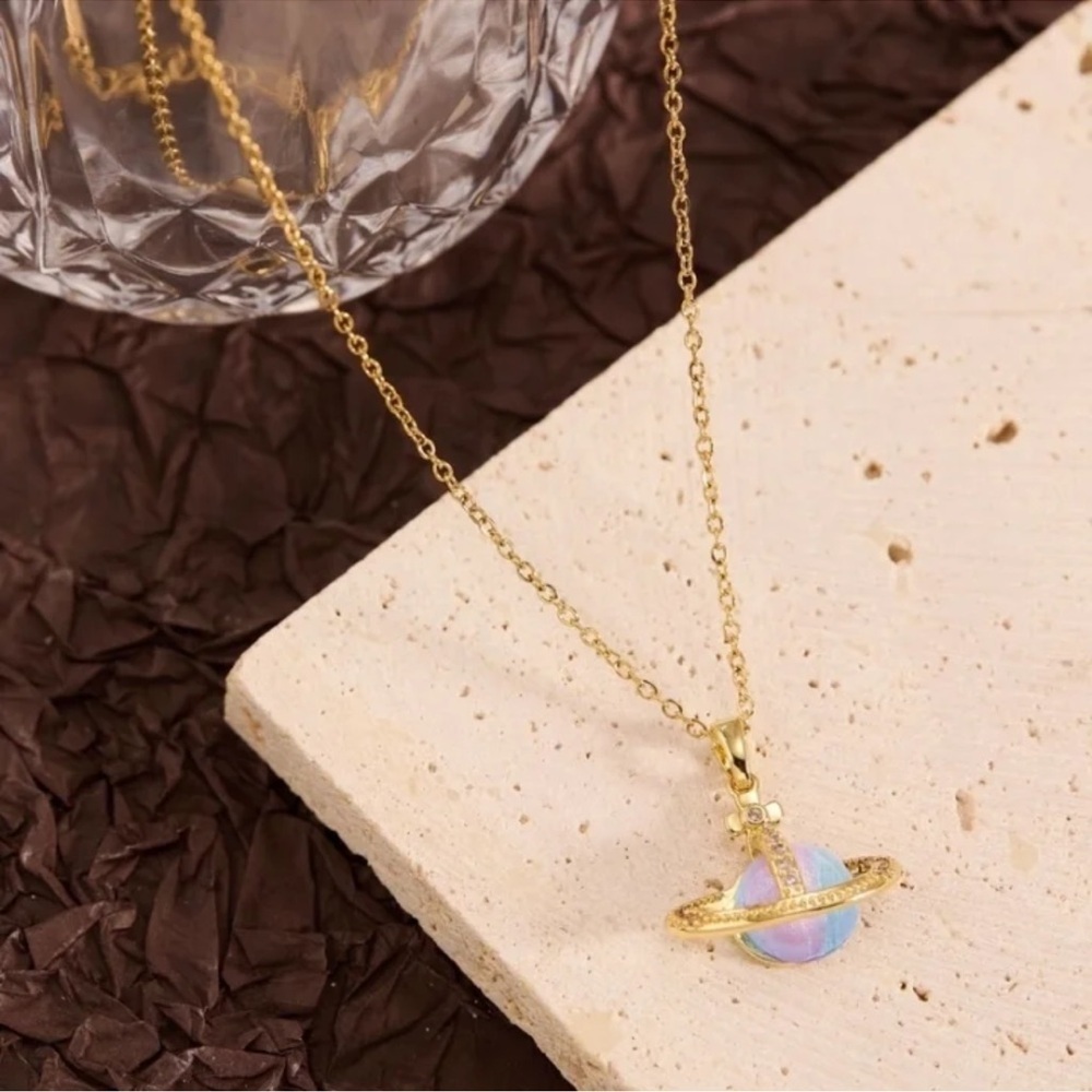 Elegant Gold Saturn Planet Pendant Necklace - NWOT